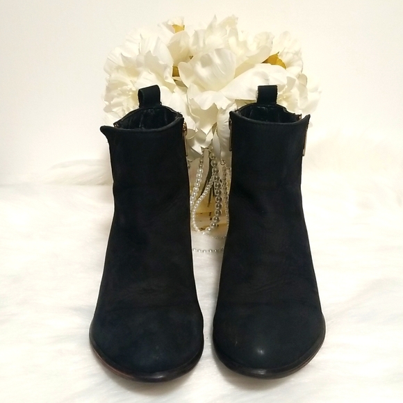 Steve Madden 'Nyrvana' Leather Ankle Boots - Picture 2 of 14